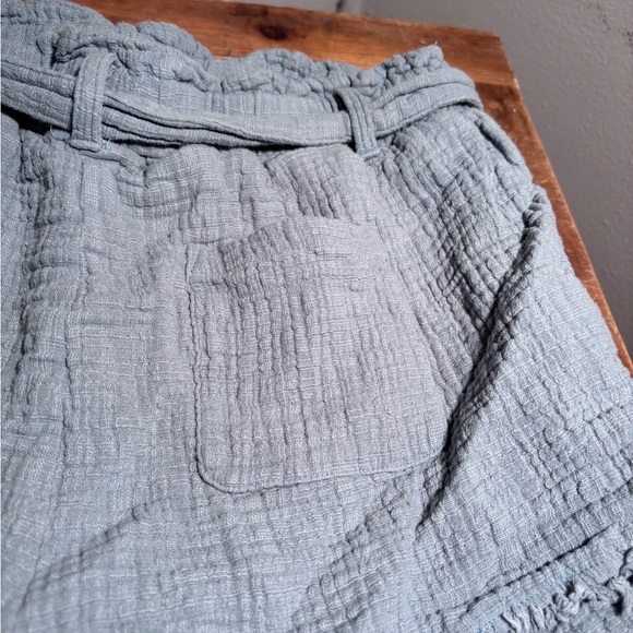 New In Shorts - Picture 9 of 10